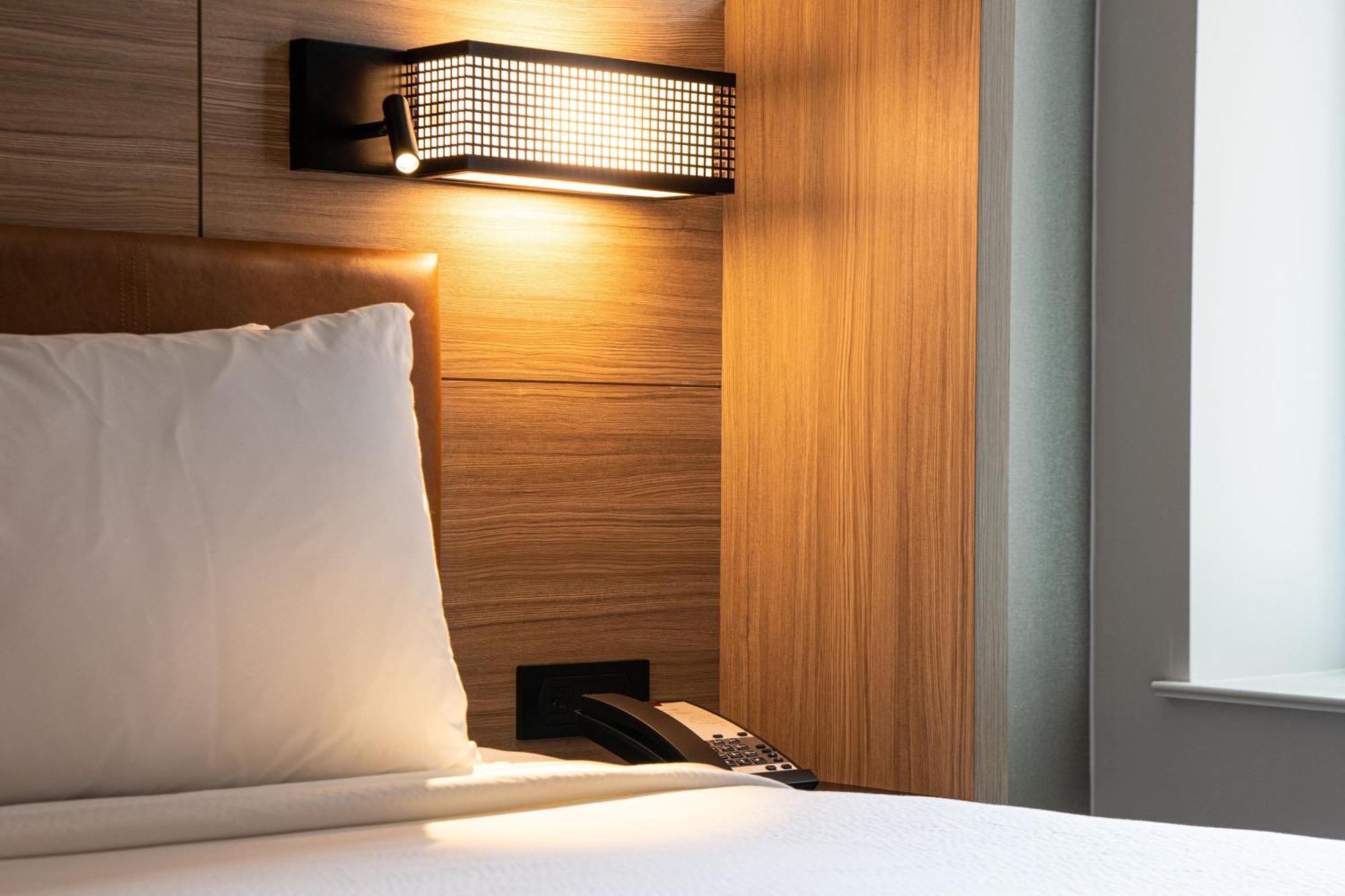 Springhill Suites By Marriott Baltimore Downtown Convention Center Area Экстерьер фото